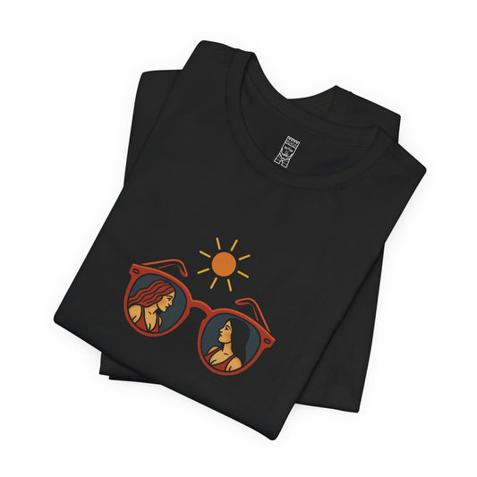Sunglasses with lady reflections T-shirt