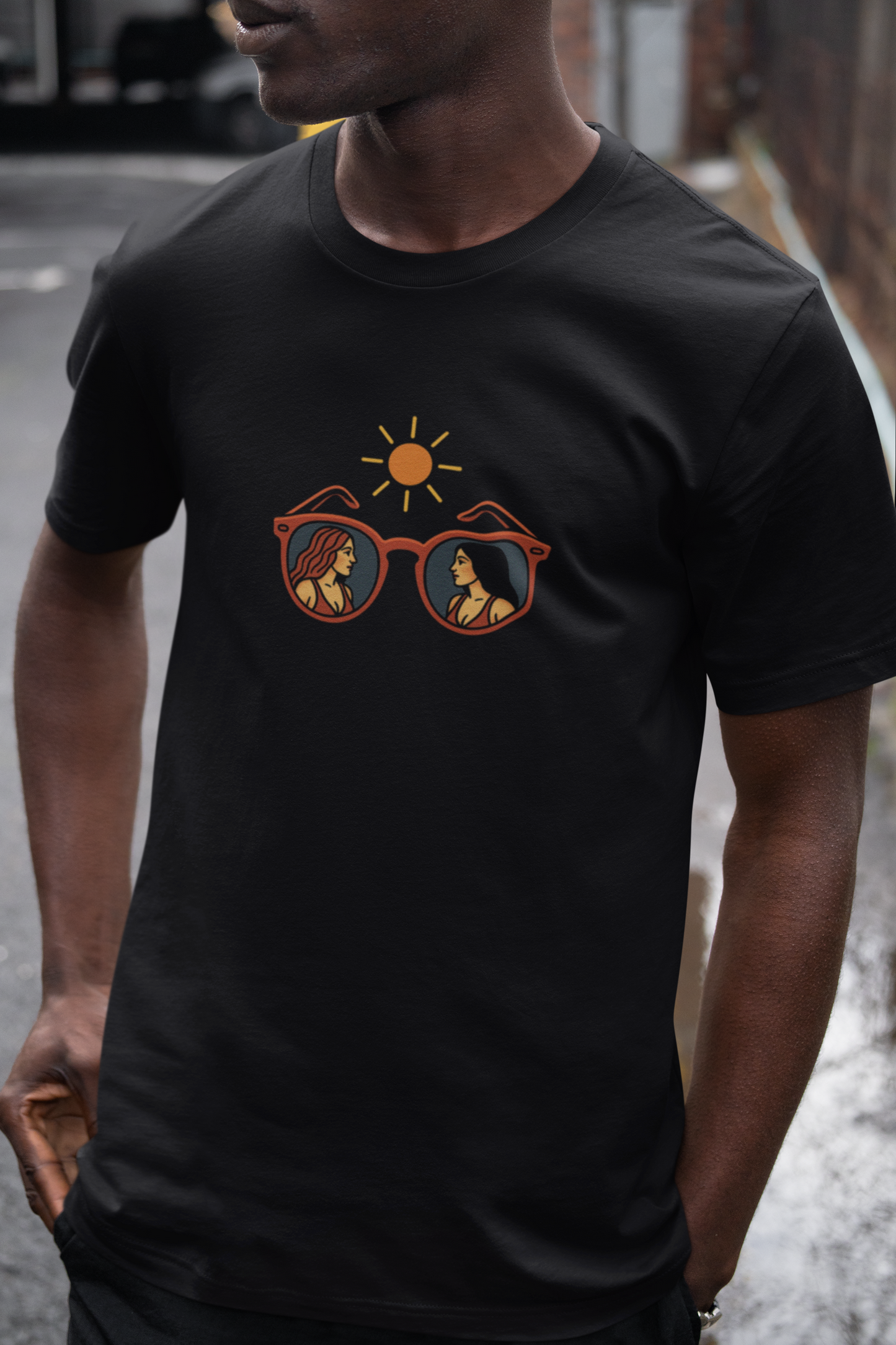 Sunglasses with lady reflections T-shirt
