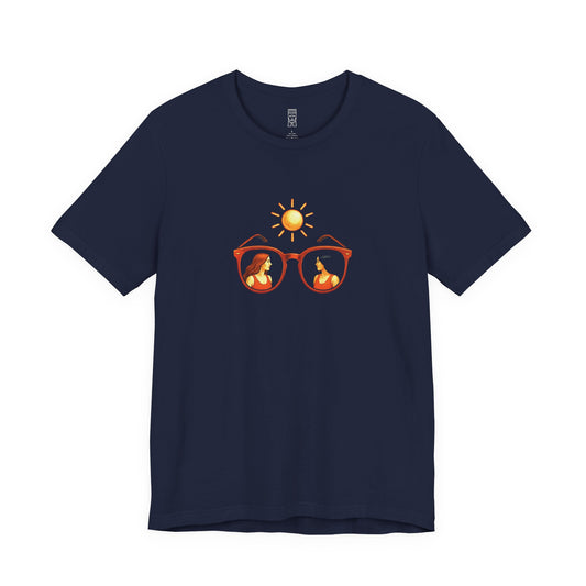 Sunglasses with lady reflections T-shirt
