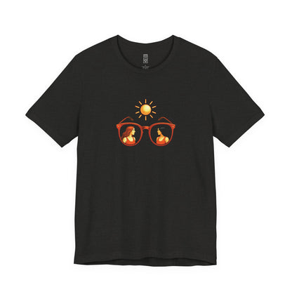 Sunglasses with lady reflections T-shirt
